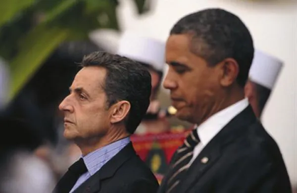 Neformalen pogovor med Sarkozyjem in Obamo je ujelo več novinarjev
