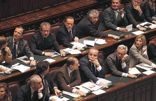 Po napovedi italijanskega premiera Silvia Berlusconija o odstopu, v Italiji pospešeno iščejo novo vlado