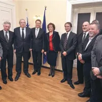 Skupinska slika ministra Žbogarja s predstavniki Slovencev v Italiji