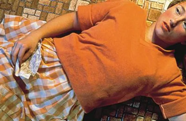 Do sedaj je za najdražjo fotografijo na svetu veljala fotografija mladenke v toplih rdeče, oranžnih barvah z naslovom Untitled #96 v izvedbi Cindy Sherman, ki je leta 2006 dosegla ceno 3,9 milijona evrov