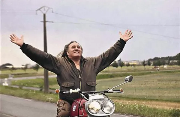 Film Mammuth govori o     neodgovornem ravnanju delodajalcev pri vplačevanju prispevkov v pokojninsko blagajno 