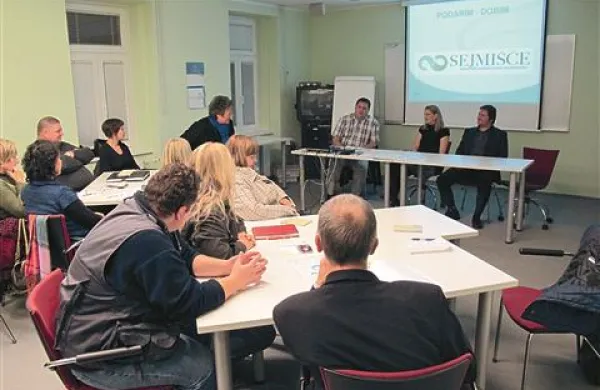 Podarim - dobim sejmišče Notranjsko-kraške regije je bilo prvo v Sloveniji, kjer so se srečali predstavniki gospodarstva in nevladnih organizacij