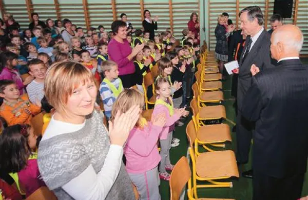 Predsednik Türk je včeraj obiskal tudi šolo na Dobrovem 