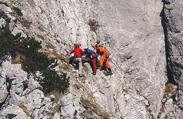 Število posredovanj se povečuje, denarja za gorske reševalce pa je vse manj
