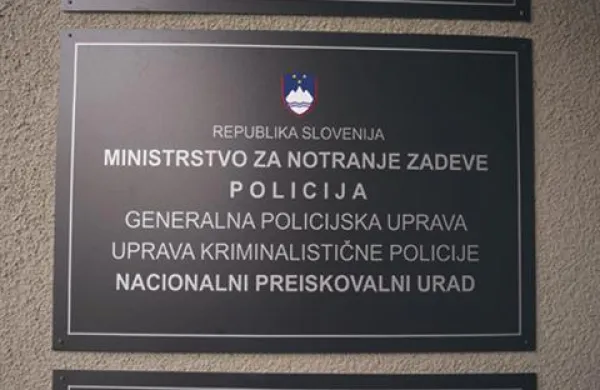 Preiskovalci NPU in ljubljanski policisti danes opravljajo 10 sklopov hišnih preiskav 