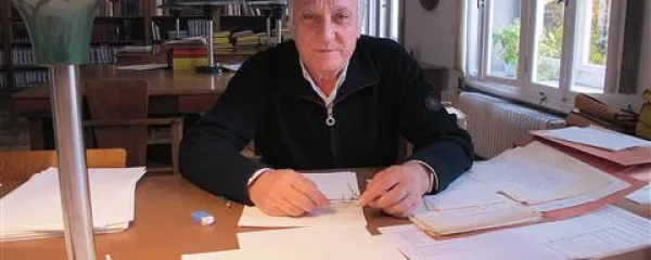 Dr. Mihael Glavan: “V računalniku ostane samo zadnja, končna podoba besedila. Škoda.” 