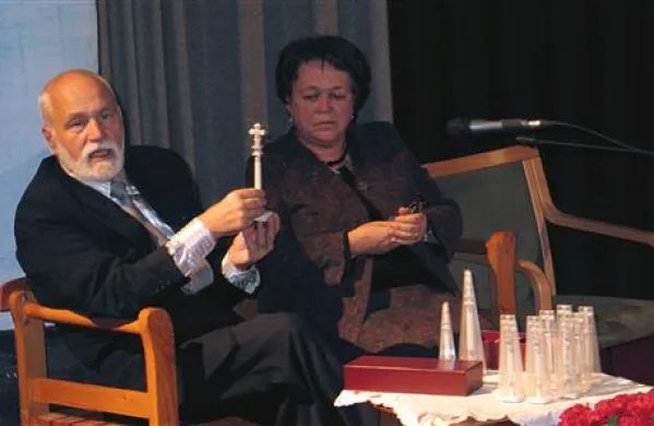 Kamniti križ, prvi izvirni piv&scaron;ki spominek