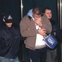 .. nato pa še njegovega 33-letnega sina. Oba sta v zagovoru zanikala očitke kriminalistov