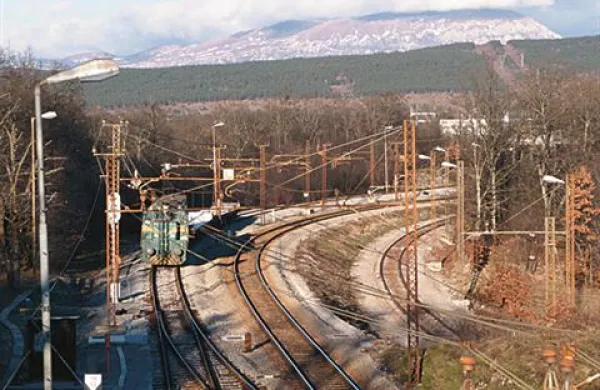 Dejstvo, da bo gradnja drugega tira kot projekt operativna šele leta 2018, v Evropski komisiji vidijo kot problem