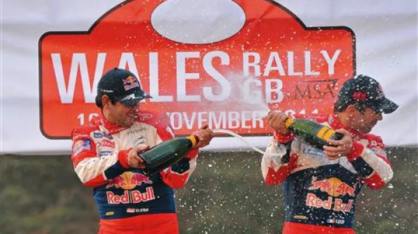  Sebastien Loeb (desno)