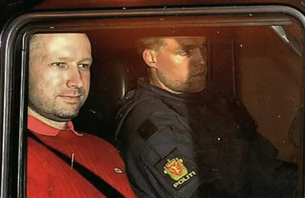 Anders Behring Breivik je 22. julija na Norveškem izvedel smrtonosna napada, v katerih je življenje izgubilo 77 ljudi.