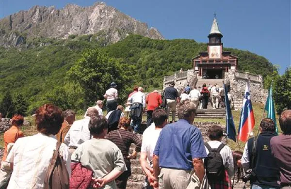 Cerkvico na Javorci v Pologu je letos obiskalo rekordnih pet tisoč gostov