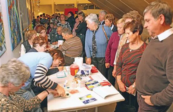 Hitre analize krvi in pritiska je letos opravilo več kot tisoč ljudi