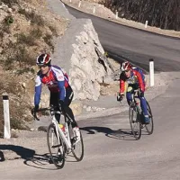 Kolesarji so v nedeljo že preizkusili nadomestno obvozno cesto mimo plazu in postavili prvi rekord nove ceste od Lokavca do Predmeje