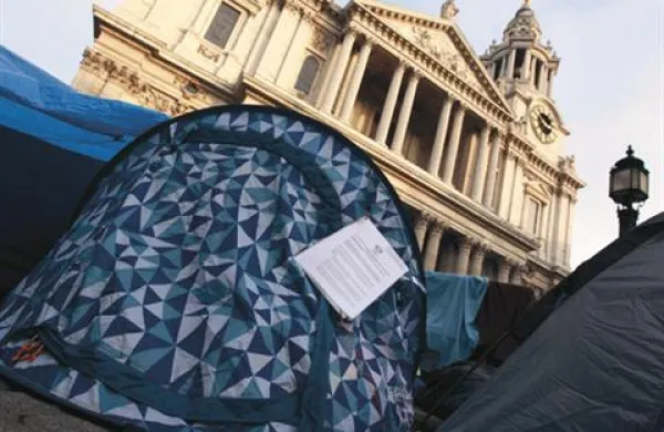 Šotori pred katedralo St. Paul v Londonu