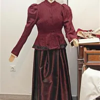 Bidermajerska obleka učiteljice iz Dan pri Sežani iz časa okrog 1890