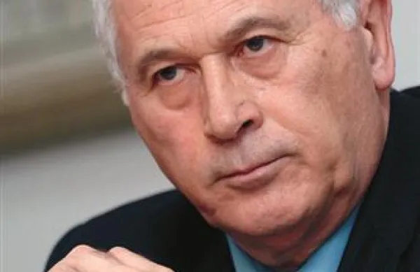 V DSD želijo postopno razviti neposredno demokracijo. Predsednik stranke  Franc Žnidaršič 
