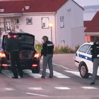 Blokade na cesti po ropu semedelske pošte 