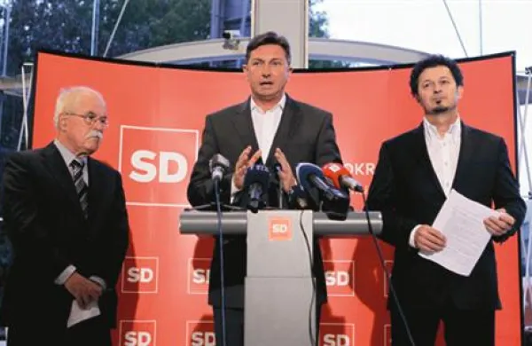 Socialni demokrati odhajajo na volitve s sloganom Naprej