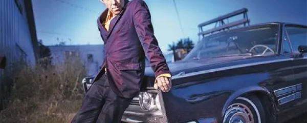 Tom Waits na fotografiji, ki jo je posnel Jesse Dylan (uganite, čigav sin)