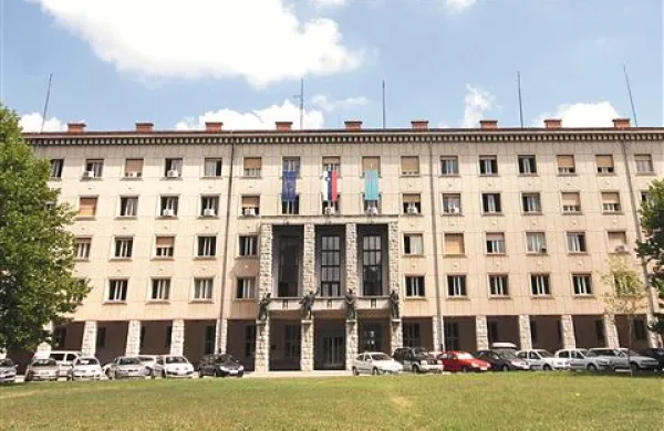 Upravo mestne občine želijo narediti bolj učinkovito in prijazno do občanov 