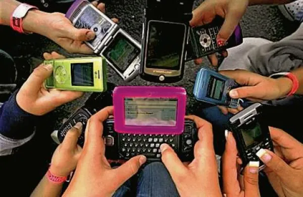 Slovenci smo lani poslali več kot milijardo sms sporočil