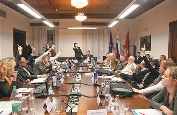 Sežanski občinski svet je z 11 glasovi za in sedmimi proti ponovno zaupal vodenje Zavoda ŠTIP Božu Draganu