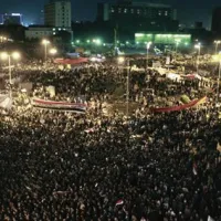 Na trgu Tahrir se je zbralo približno 8000 ljudi 