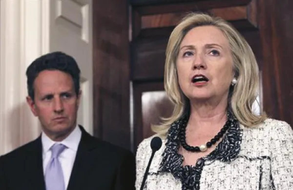 Finančni minister ZDA  Tim Geithner in zunanja ministrica Hillary Clinton sta Iranu napovedala nove sankcije