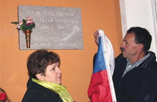 V Ocizli so se s spominsko ploščo poklonili vaškemu pastirju
