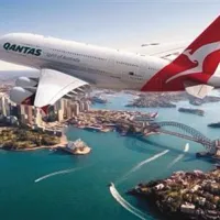 Jumbo plakati Popovičeve stranke Avion delujejo na  Qantasov idejni pogon