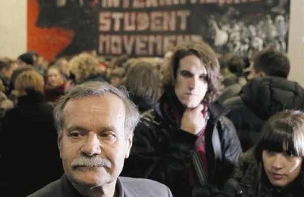 Aktivisti gibanj 15o in Mi smo univerza so  danes zasedli Filozofsko fakulteto v Ljubljani