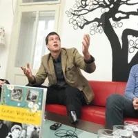 Pisatelj in režiser Goran Vojnović z novim romanom Jugoslavija, moja dežela
