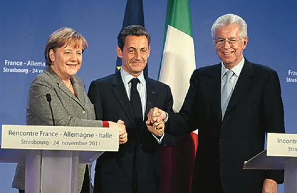 Nemška kanclerka Angela Merkel, francoski predsednik Nicolas Sarkozy in italijanski premier Mario Monti so danes znova reševali evro 