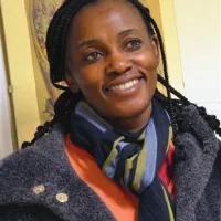 Adiarra Traore: “Z dvema rokama sicer lahko narediš marsikaj, ne moreš pa vsega. Zato je pomembno, če vemo, da smo močnejši, ko si podamo roke. Ko se povežemo in delamo skupaj. Le tako lahko izboljšamo svet.”