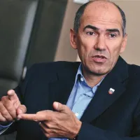 Janez Janša: “Mediji so naklonjeni oziroma priklonjeni kapitalu. V tem Slovenija ni nič drugačna od mnogih drugih držav. So pa za razliko od njih pri nas najbogatejši Slovenci člani levičarskih strank.”