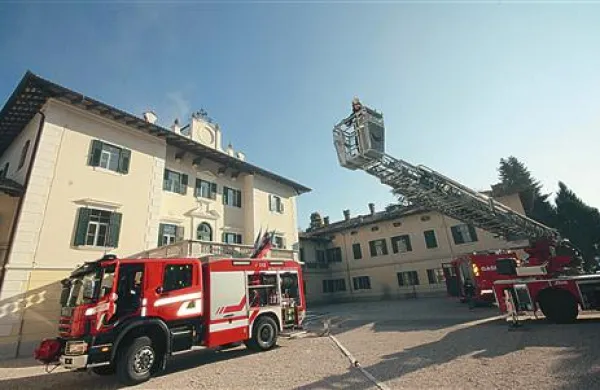 Gasilci bi za reševanje iz sedeža občine nujno potrebovali lažji dostop