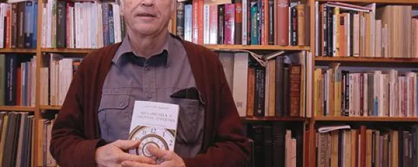Dr. Sigdell je v slovenščini izdal knjigo Regresija v prejšnja življenja. Več njegovih knjig je izšlo v nemščini.