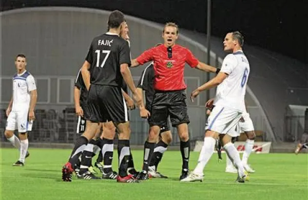Fotografije s poletne tekme med Hitom Gorico in Muro, ko sta se tekmeca razšla z izidom 1:1 (Foto: Boštjan Bensa)