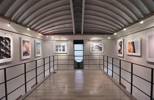 Za fotografsko razstavo Maks Fabiani Mirka Kambiča je posebej odprla vrata galerija sv. Donata