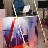 Voditeljici Rosviti Pesek sta po soočenju ostali dve metli  