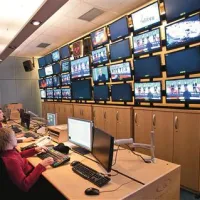 V režiji so budno spremljali vsak trenutek soočanja na TV Slovenija