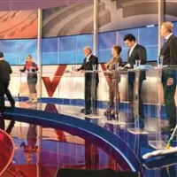 Še zadnje priprave v studiu, potem pa ... akcija, snemamo!