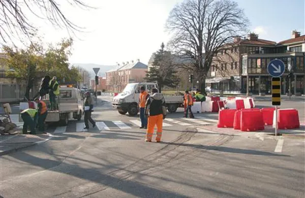 Prvi semafor v Ajdov&scaron;čini se je poslovil