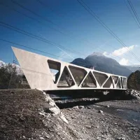 Nagrado Piranesi so prejeli arhitekti, ki so zasnovali most v avstrijskem Lorünsu
