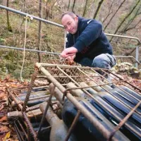 Vmesna etapa poti vrnitve dragocenih steklenic do preudarnih pokuševalcev 