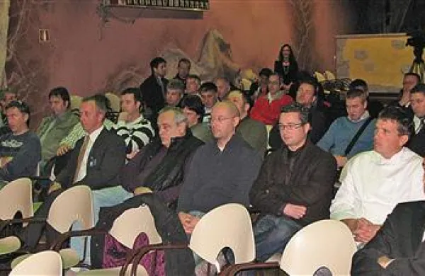 Uprava Casinoja je včeraj zaposlenim predstavila razmere 