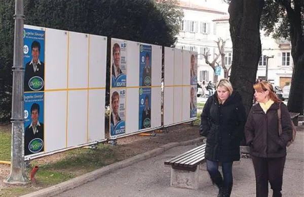 Marketinški dolgčas, očiten za letošnjo kampanjo, naj se na volilni udeležbi ne bi poznal. Neodločenih  je le še 13 odstotkov ljudi.