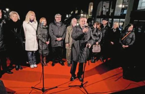 Lista Zorana Jankovića - Pozitivna Slovenija je danes ob Magistratu predstavila svoje ljubljanske kandidate in kandidatke
