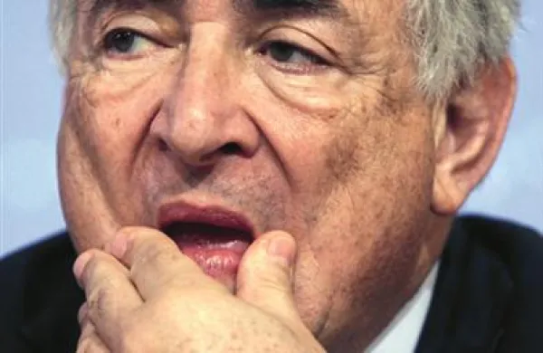 Nekdanji prvi človek Mednarodnega denarnega sklada (IMF), 62-letni Francoz Dominique Strauss-Kahn je v novi knjigi prvič javno spregovoril o spolnem škandalu s sobarico newyorškega hotela